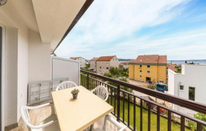 Lovely Apartment In Kastel Kambelovac With Wifi